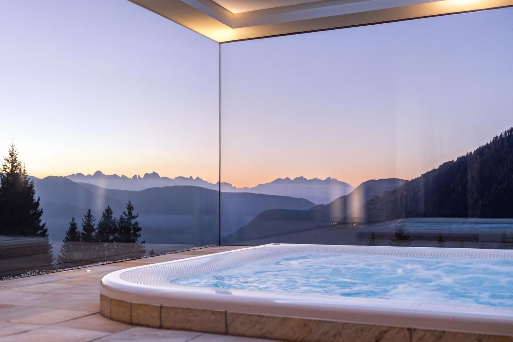 Terra - The Magic Place Relais & Chateaux Sarentino Exterior photo
